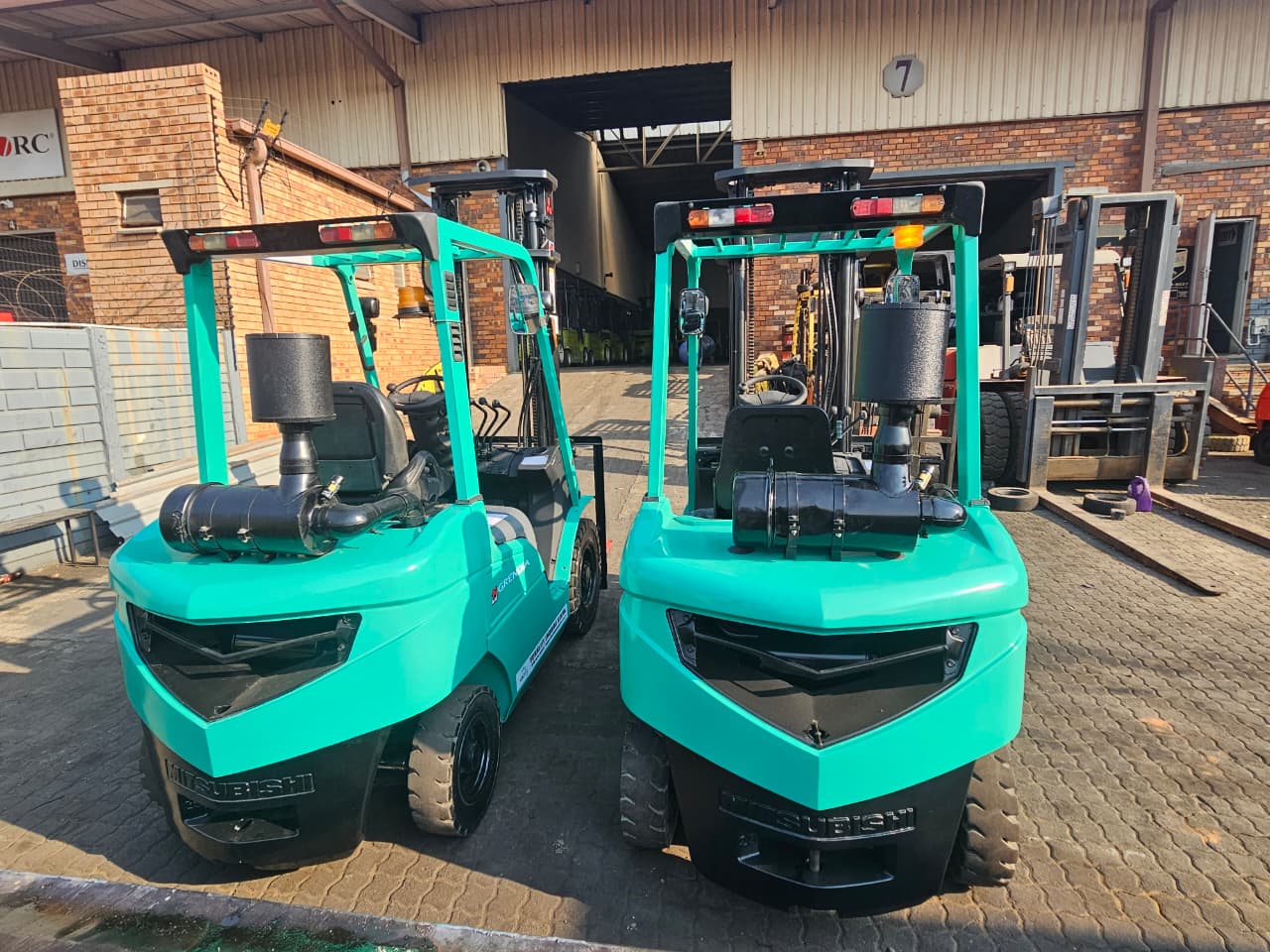 Forklift 8